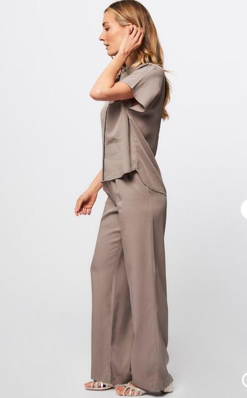 Knit - ted broek met blouse, mt S/M, Kleding | Dames, Broeken en Pantalons, Zo goed als nieuw, Maat 38/40 (M), Groen, Ophalen of Verzenden