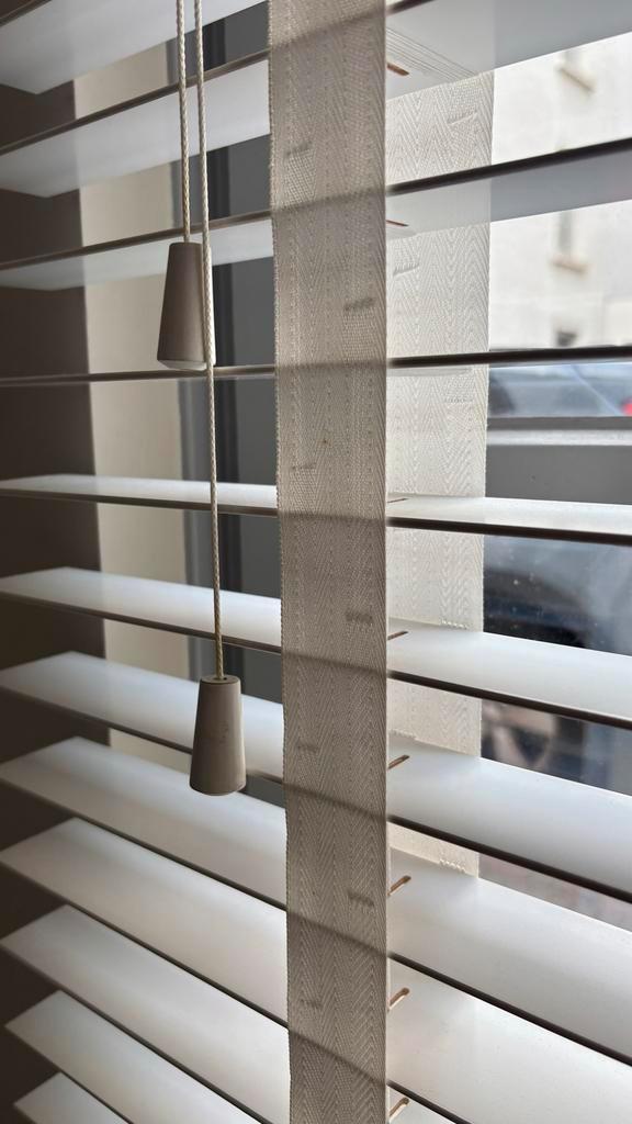 4 Witte Houten Jaloezieën Nieuw in doos!, Huis en Inrichting, Stoffering | Gordijnen en Lamellen, Nieuw, 150 tot 200 cm, 100 tot 150 cm