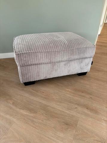 Mooie Hocker van het kwaliteitsmerk Urban Sofa beschikbaar voor biedingen