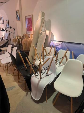 Diverse Eetkamerstoelen  wit / zwart etc- 10€ per stuk
