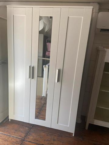IKEA pax kast zelf demonteren. 190 hoog en 117 breed