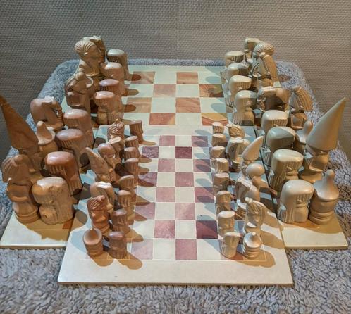 Twee unieke handgesneden Kisii stenen schaakspel uit Kenia, Hobby en Vrije tijd, Gezelschapsspellen | Bordspellen, Ophalen of Verzenden