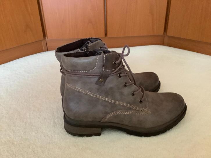 Prachtige schoenen/ korte laarzen van Tamaris, 39., Kleding | Dames, Schoenen, Zo goed als nieuw, Lage of Enkellaarzen, Overige kleuren