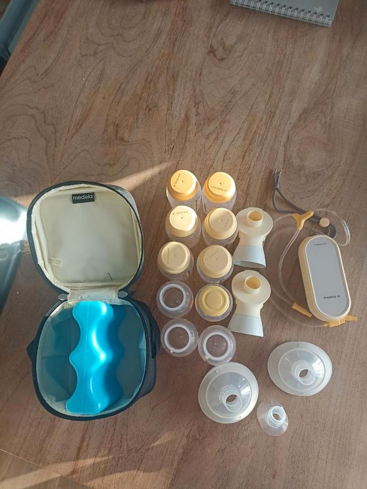 Medela Freestyle Flex borstkolf met accessoires, Kinderen en Baby's, Babyvoeding en Toebehoren, Gebruikt, Borstkolf, Ophalen of Verzenden
