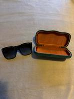 Gucci Zonnebril GG0022S Zwart Goud, Ophalen of Verzenden, Zo goed als nieuw, Zwart, Overige merken