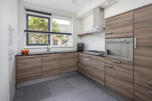 Gebr. keuken, 6-7 oktober zelf demonteren, Huis en Inrichting, Keuken | Complete keukens, Gebruikt, Hoekkeuken, Bruin, Composiet