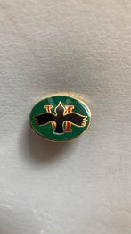 KNIL 6e Bataljon Infanterie Gagak Itam speldje, Ophalen of Verzenden, Landmacht, Nederland, Embleem of Badge