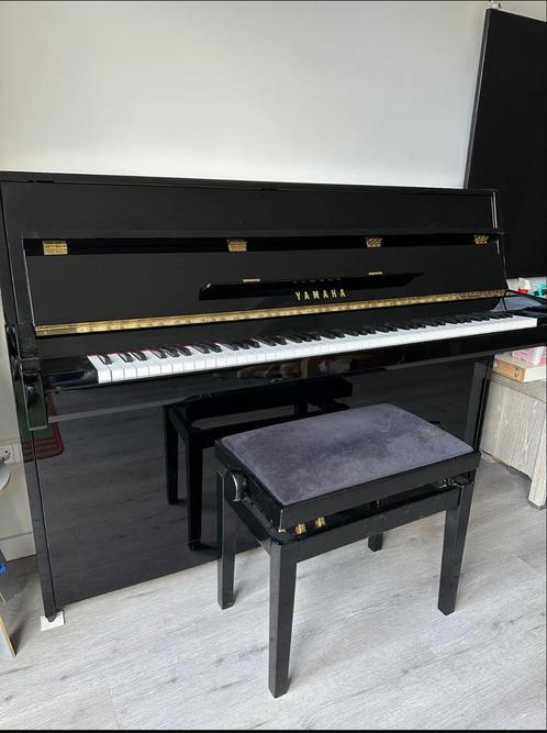 Zeer nette Yamaha piano – bijna niet gebruikt, Muziek en Instrumenten, Piano's, Zo goed als nieuw, Zwart, Hoogglans, Ophalen