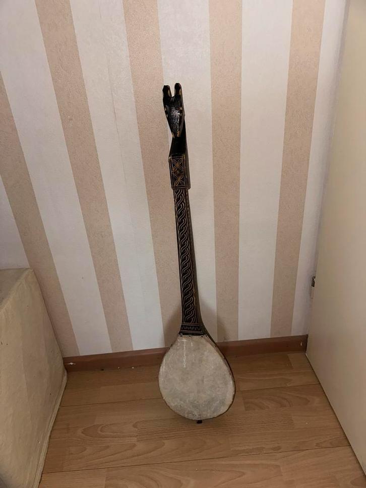 Handgesneden Houten Luit, Muziek en Instrumenten, Snaarinstrumenten | Banjo's, Zo goed als nieuw, Ophalen