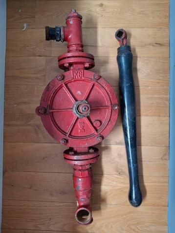 Handpomp merk original K6 Sigmund beschikbaar voor biedingen
