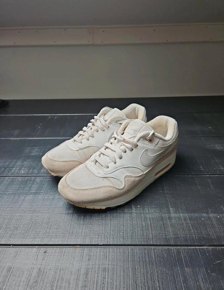Nike Air Max 1 Pure Platinum/Cool Grey, Kleding | Heren, Schoenen, Gedragen, Sneakers of Gympen, Wit, Ophalen of Verzenden