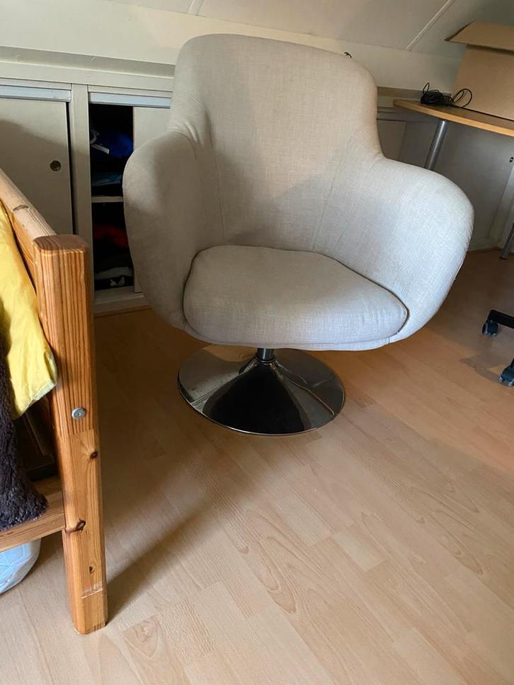 Crème Draaistoel - Stijlvol en Comfortabel, Huis en Inrichting, Fauteuils, Zo goed als nieuw, Stof, 50 tot 75 cm, Minder dan 75 cm