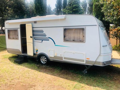 Eriba Nova 555FB  Extra groot frans bed, Caravans en Kamperen, Caravans, Particulier, tot en met 4, 1250 - 1500 kg, Overige, Eriba
