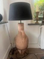 Stenen kruik tafel lamp met gratis kap, Huis en Inrichting, Lampen | Tafellampen, Ophalen, Zo goed als nieuw, Minder dan 50 cm