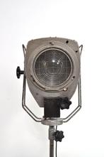 Vintage industriële theaterspot spot filmspot op statief, Huis en Inrichting, Lampen | Vloerlampen, Gebruikt, Ophalen of Verzenden