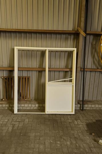 Houten kozijn – nieuw, zonder deur en glas (201 x 188 cm) beschikbaar voor biedingen