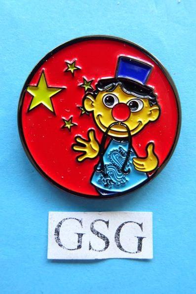Carnaval Festival China nr. EPP428-02, Ophalen, Zo goed als nieuw, Button of Speldje