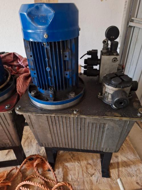 2 Hydrauliek Units - 150 bar, Kramp 2.2kW, Doe-het-zelf en Verbouw, Gereedschap | Machine-onderdelen en Toebehoren, Ophalen of Verzenden