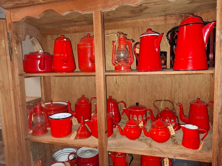 Partij Rood Emaille - 53 Stuks, Antiek en Kunst, Antiek | Emaille, Ophalen of Verzenden