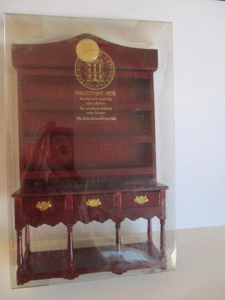 poppenhuis dressoir Dolls House, Verzamelen, Poppenhuizen en Toebehoren, Zo goed als nieuw, Decoratie, Ophalen of Verzenden
