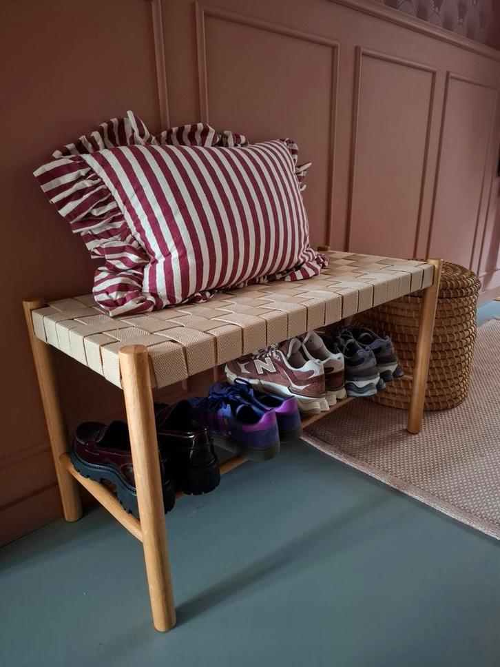 Halbank Jysk met schoenenopslag, Huis en Inrichting, Kasten | Schoenenrekken, Zo goed als nieuw, Ophalen of Verzenden