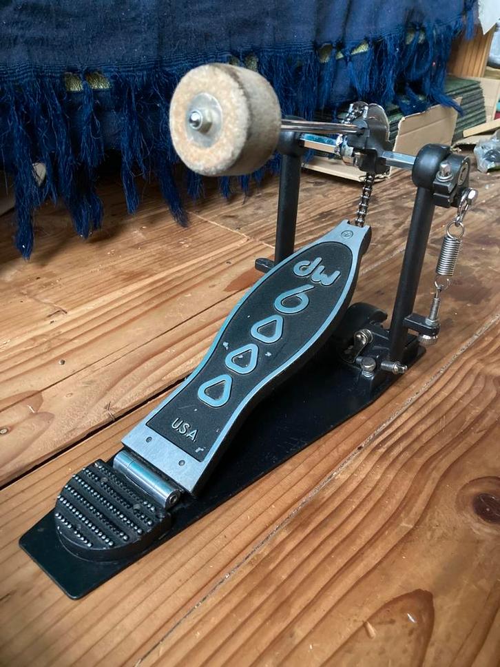 DW6000 BASSDRUM PEDAAL / DUBBELE TOMHOUDER COMPLEET +BRACKET, Muziek en Instrumenten, Drumstellen en Slagwerk, Zo goed als nieuw