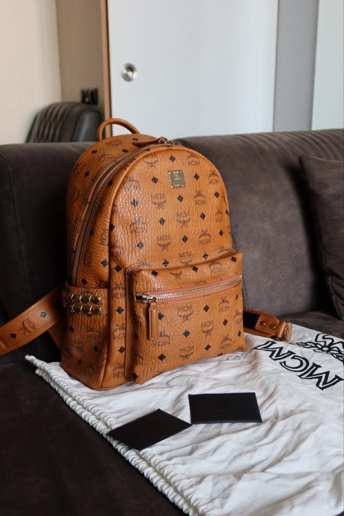 MCM Medium Stark Backpack in Cognac Visetos zogoed als nieuw, Sieraden, Tassen en Uiterlijk, Tassen | Rugtassen, Zo goed als nieuw