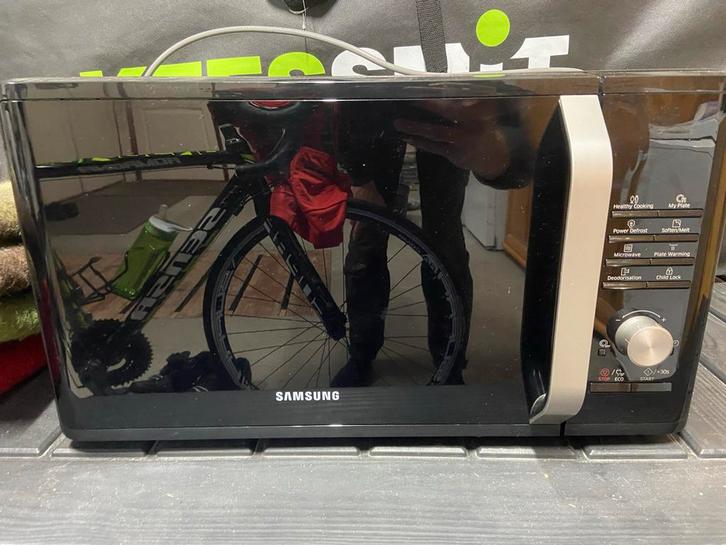 Magnetron, Witgoed en Apparatuur, Magnetrons, Gebruikt, Vrijstaand, Magnetron, 45 tot 60 cm, Grill, Draaiplateau, Ophalen