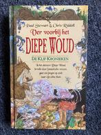 De Klif Kronieken VER VOORBIJ HET DIEPE WOUD, Gelezen, Ophalen of Verzenden, Fictie, Paul Stewart & Chris Riddell