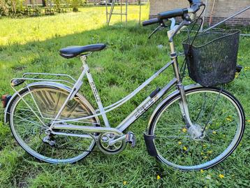 Damesfiets meidenfiets herenfiets toerfiets omafiets gazelle beschikbaar voor biedingen