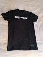 Zwart t-shirt met 'Saturday' print, maat S, Ashes to Dust, Zwart, Ophalen of Verzenden, Zo goed als nieuw, Saturday