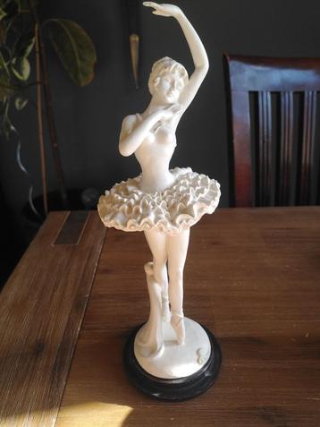 Antiek beeldje ballerina ca 30cm beschikbaar voor biedingen