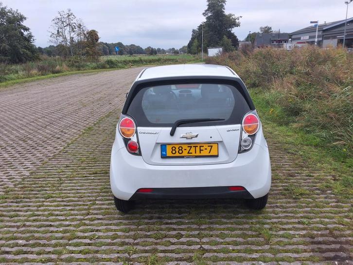 Chevrolet Spark 1.0 Bifuel 2013 Wit LPG G3, Auto's, Chevrolet, Particulier, Spark, Airbags, Airconditioning, Bluetooth, Boordcomputer