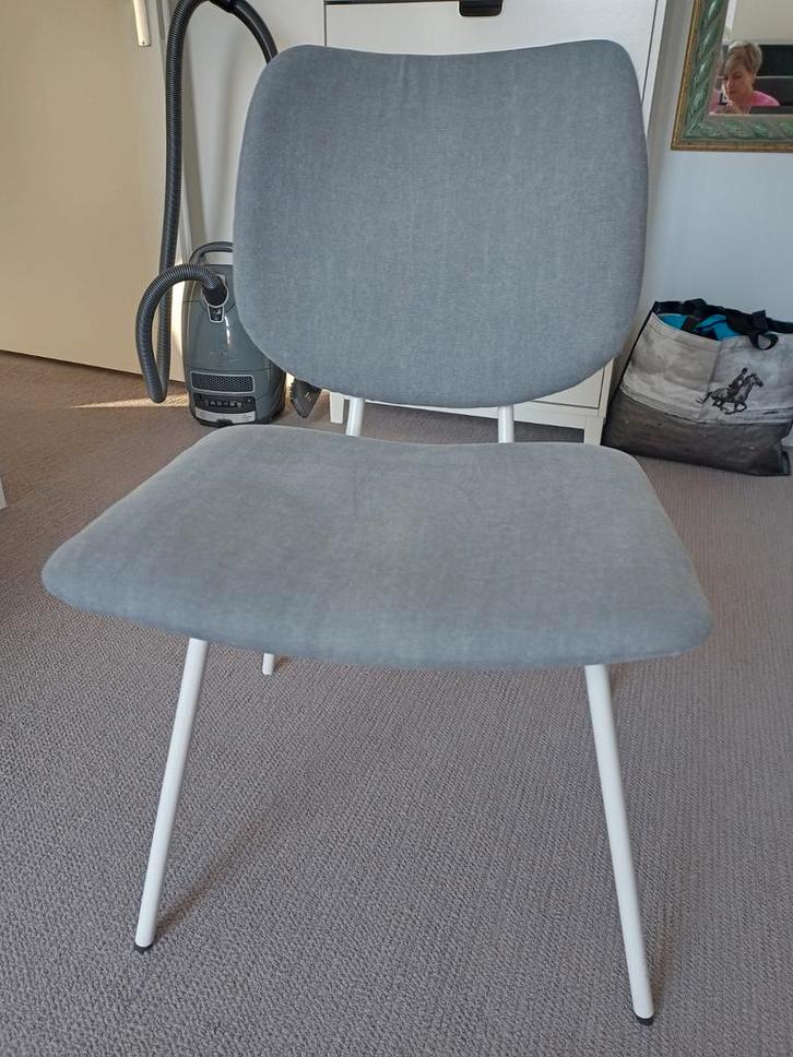 Grijze design stoel Bodilson, Huis en Inrichting, Stoelen, Zo goed als nieuw, Eén, Metaal, Stof, Grijs, Ophalen