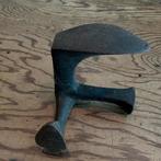 ANTIEKE SCHOENLEEST VAN GIETIJZER., Ophalen of Verzenden