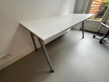Ikea Galant Bureau - in goede staat - verstelbare poten - afbeelding 1