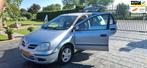 Nissan Almera Tino 1.8 Visia Airco Hoge instap Elek ramen ev, Auto's, Nissan, 65 €/maand, 4 cilinders, Almera Tino, 116 pk