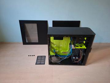 Sharkoon T28 PC kast beschikbaar voor biedingen