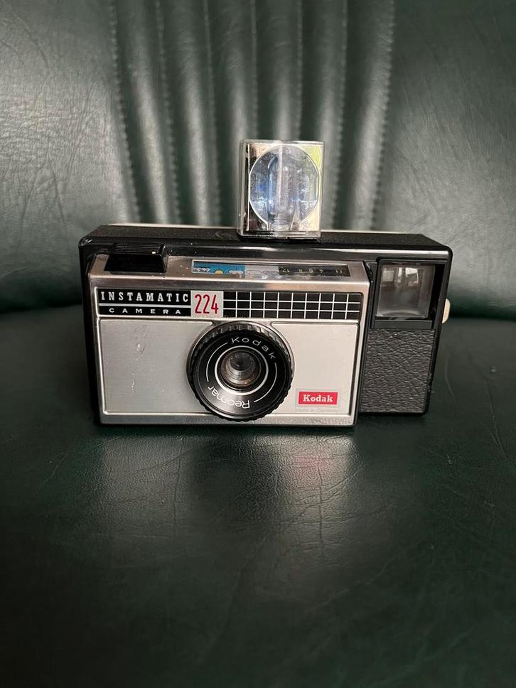Kodak 224 Instamatic Camera + Philips Photoflux flashcube, Audio, Tv en Foto, Fotocamera's Analoog, Zo goed als nieuw, Compact
