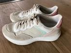 Witte sneaker maat 37 merk Tamaris met echt leer supertop!, Tamaris, Wit, Ophalen of Verzenden, Sneakers of Gympen
