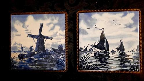 2 vintage Delftsblauwe wandborden met gietijzeren lijst, Antiek en Kunst, Antiek | Wandborden en Tegels, Ophalen of Verzenden