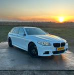 BMW 5-Serie 3.0 D 535 Touring AUT 2011 Wit, Auto's, Automaat, Achterwielaandrijving, Zwart, 2993 cc