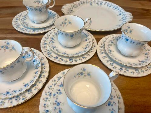 Royal Albert Memory Lane taartbord 5 bordjes, kop & schotels, Antiek en Kunst, Antiek | Servies compleet, Ophalen of Verzenden