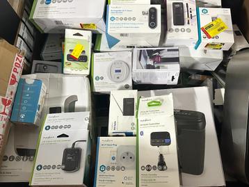 Pallet met 75 met diverse producten beschikbaar voor biedingen