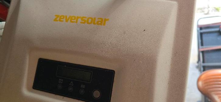 Zevensolar 1500s omvormer, Doe-het-zelf en Verbouw, Zonnepanelen en Toebehoren, Zo goed als nieuw, Overige typen, Ophalen of Verzenden