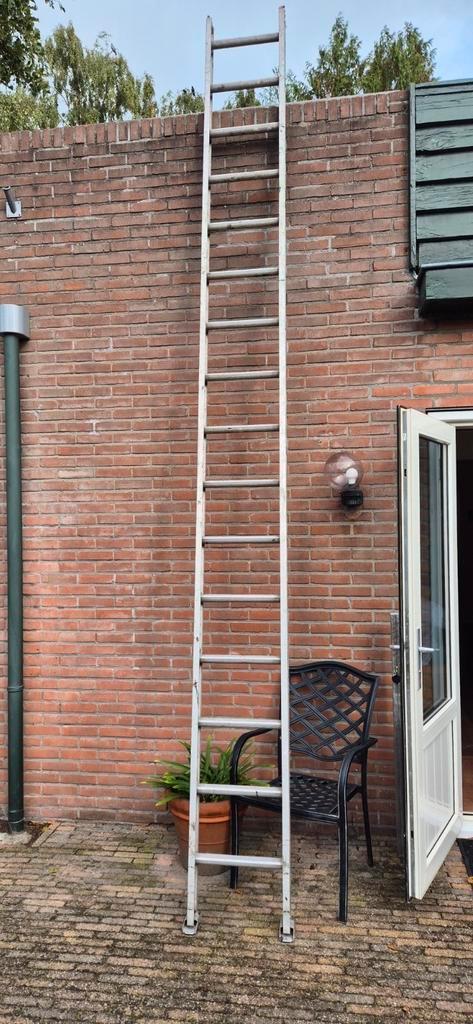 Aluminium ladder 4,45 meter – stevig & lichtgewicht, Doe-het-zelf en Verbouw, Ladders en Trappen, Gebruikt, 4 meter of meer, Ophalen
