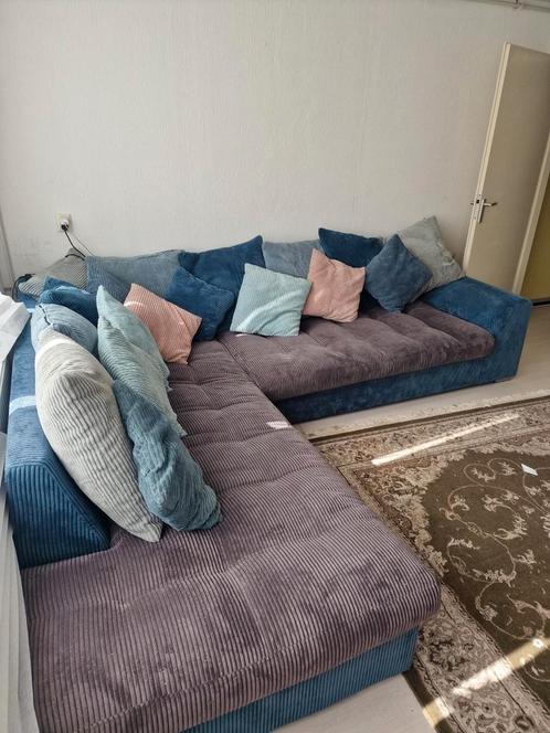 Spacious Sofa Bed – Super Comfortable, Clean, & Like New!, Huis en Inrichting, Banken | Complete zithoeken, Zo goed als nieuw