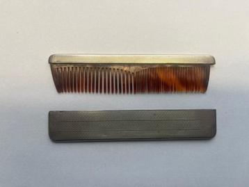 kammen met zilveren houder  beschikbaar voor biedingen