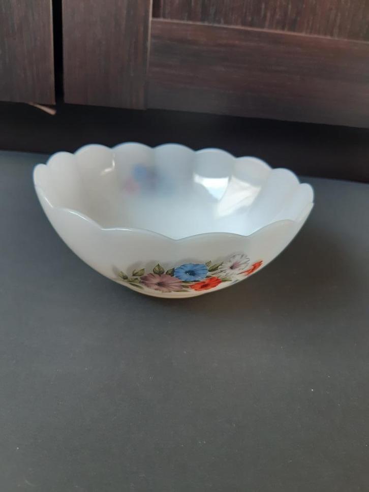 Acropal violen servies achaal, Huis en Inrichting, Keuken | Servies, Nieuw, Schaal of Schalen, Overige stijlen, Ophalen of Verzenden