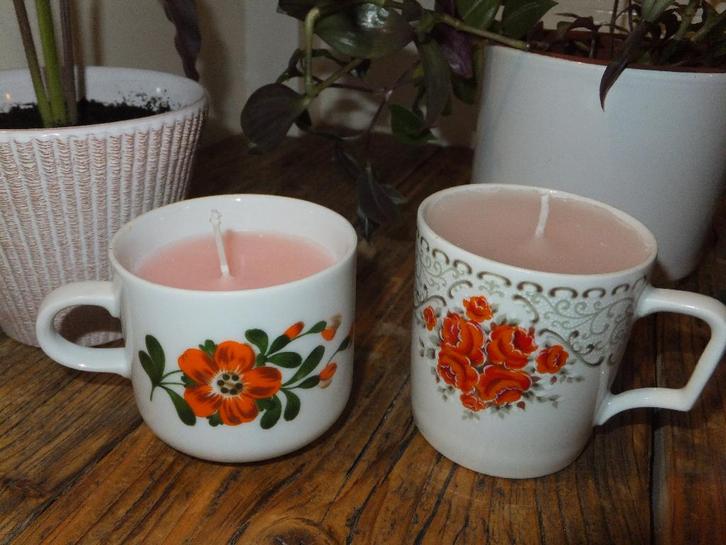 met verzenden set vintage kopjes, kaarsen leuke bloemetjes, Antiek en Kunst, Curiosa en Brocante, Ophalen